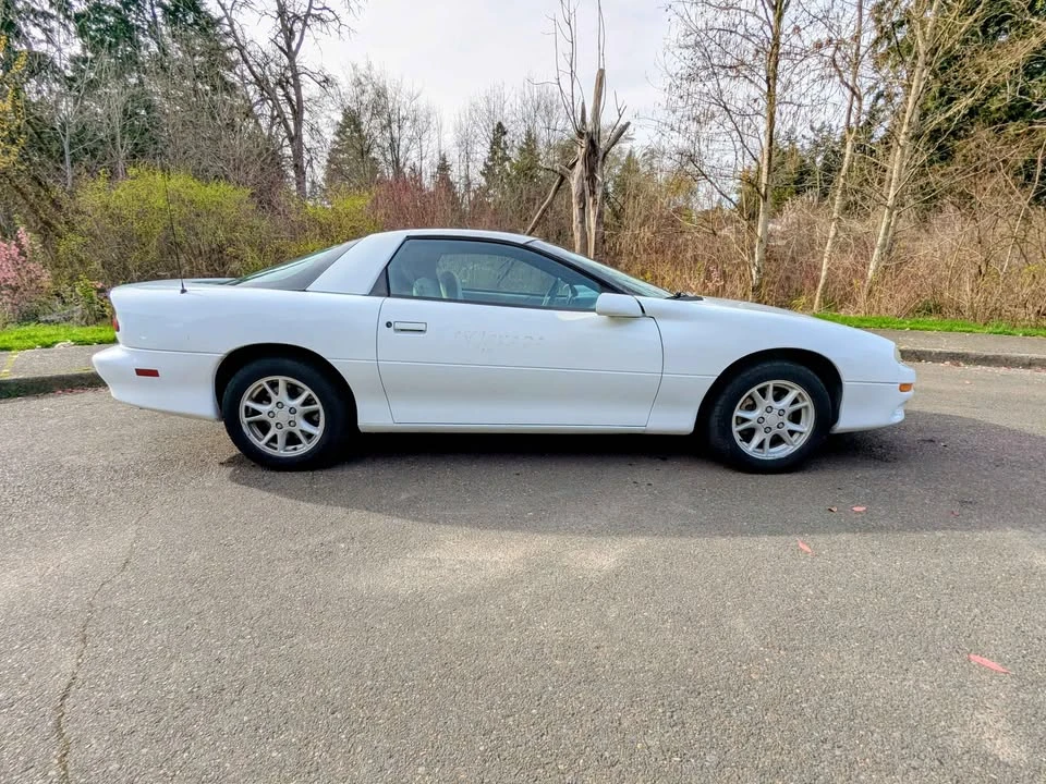2000 Chevrolet Camaro 4th Gen - Image 4 of 12