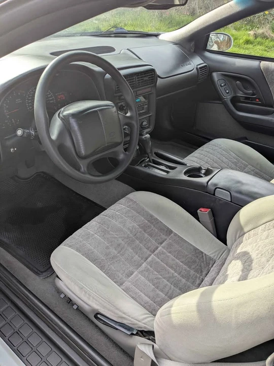 2000 Chevrolet Camaro 4th Gen - Image 6 of 12