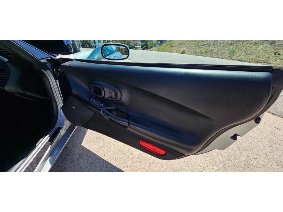 2000 Chevrolet Corvette C5 - Image 18 of 19