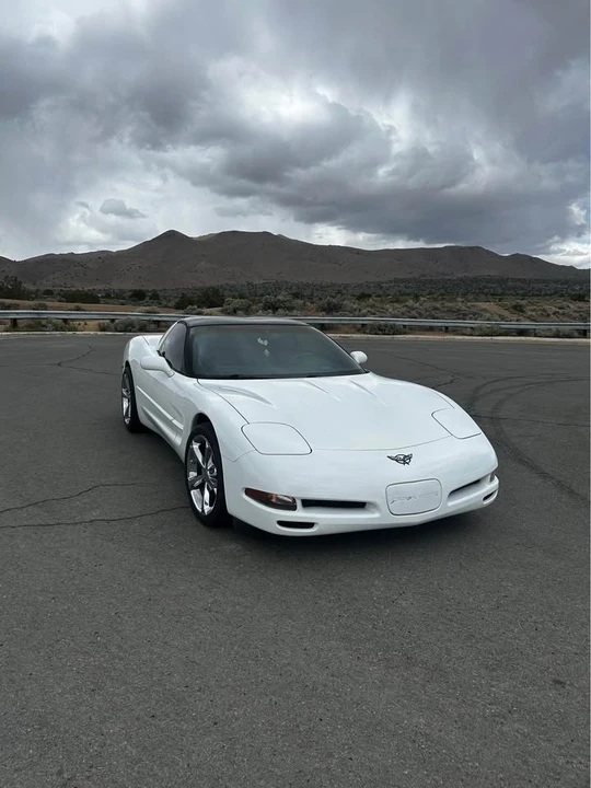 2000 Chevrolet Corvette C5 - Image 2 of 15