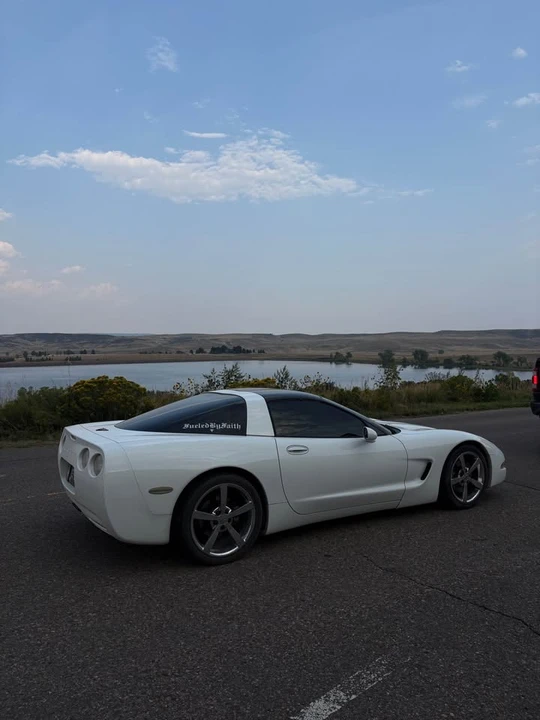 2000 Chevrolet Corvette C5 - Image 2 of 6