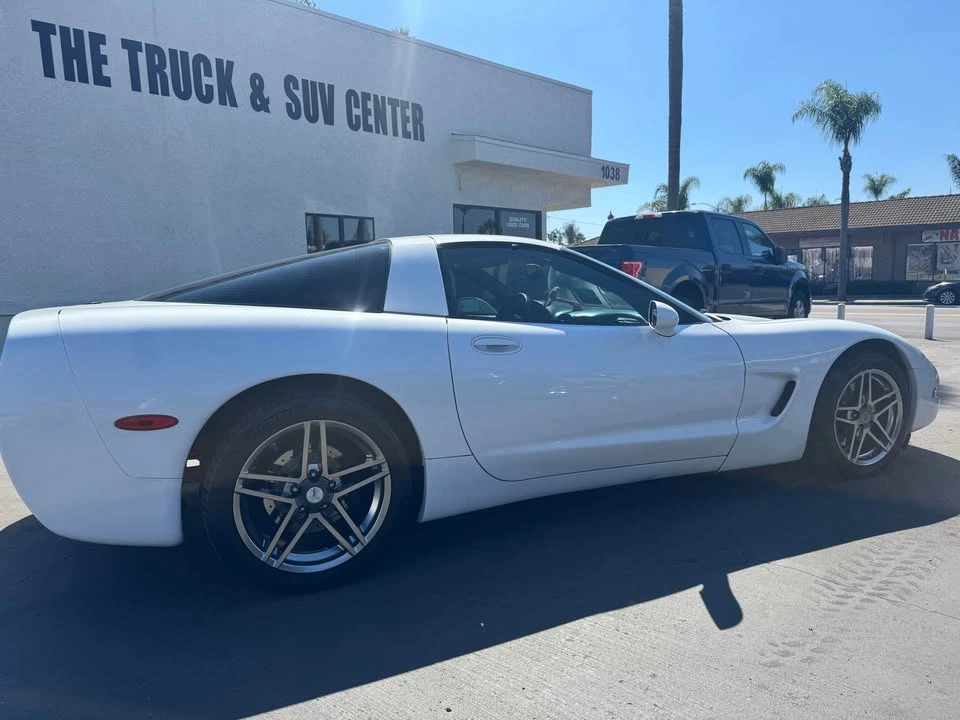 2000 Chevrolet Corvette C5 - Image 2 of 15