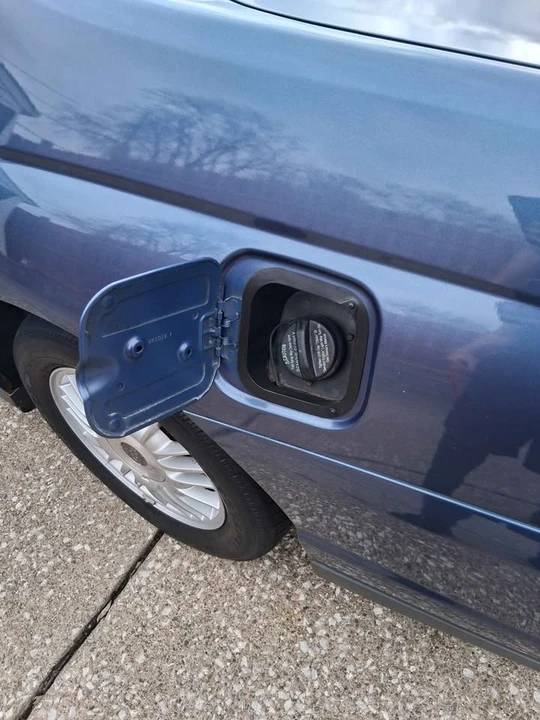 2000 Chevrolet Monte Carlo 6th Gen - Image 6 of 14