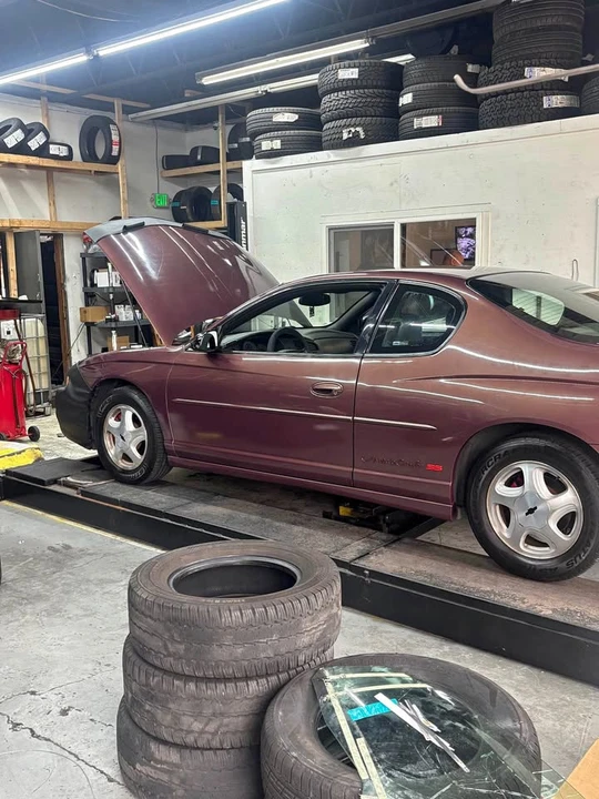 2000 Chevrolet Monte Carlo 6th Gen - Image 2 of 9