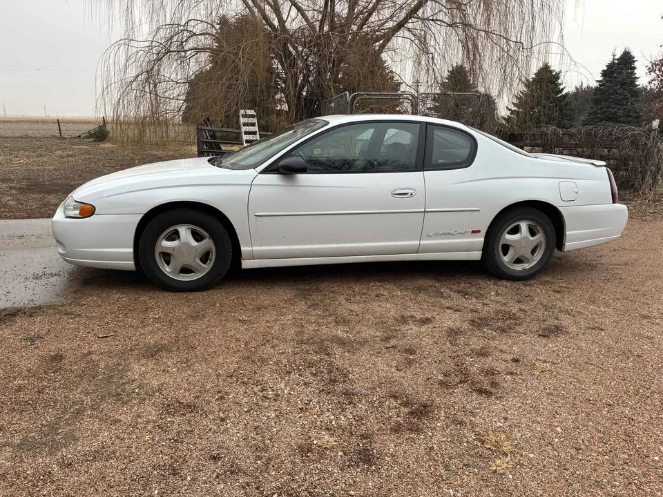 2000 Chevrolet Monte Carlo 6th Gen - Image 2 of 5