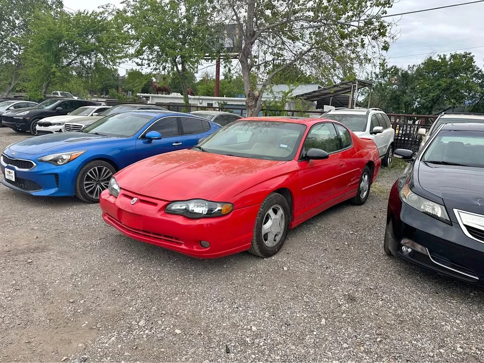 2000 Chevrolet Monte Carlo 6th Gen - Image 2 of 11