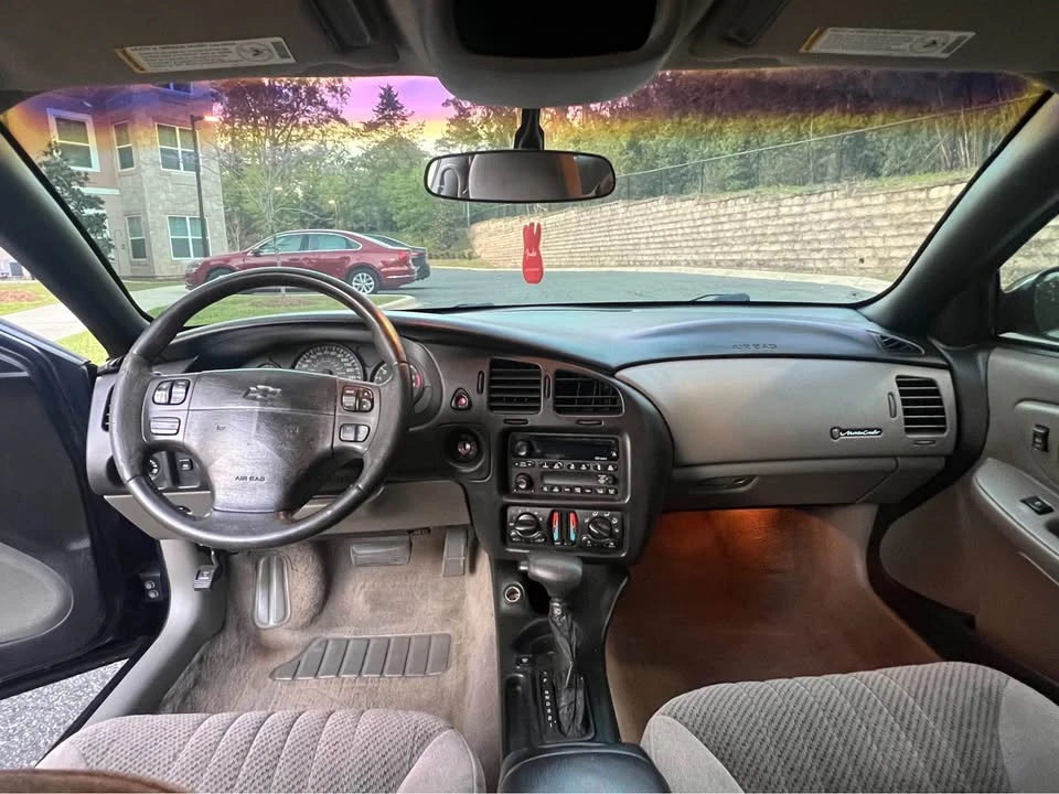 2000 Chevrolet Monte Carlo 6th Gen - Image 11 of 13