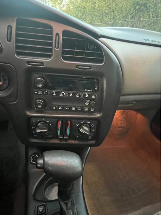 2000 Chevrolet Monte Carlo 6th Gen - Image 12 of 13