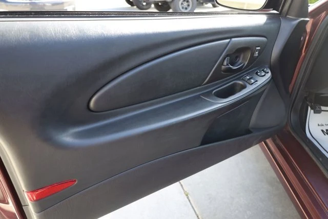 2000 Chevrolet Monte Carlo 6th Gen - Image 10 of 19