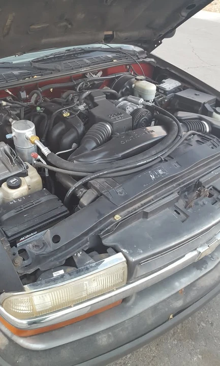 2000 Chevrolet S-10 - Image 5 of 10