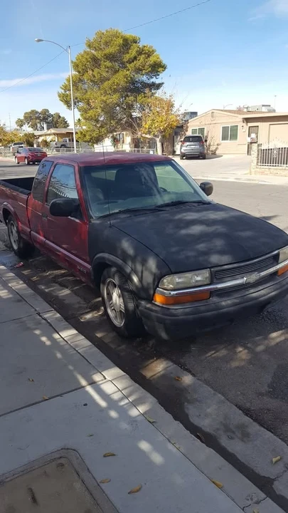 2000 Chevrolet S-10 - Image 4 of 10