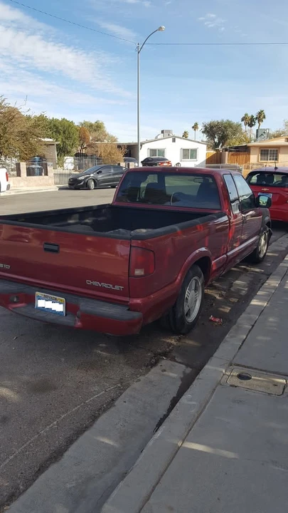 2000 Chevrolet S-10 - Image 3 of 10