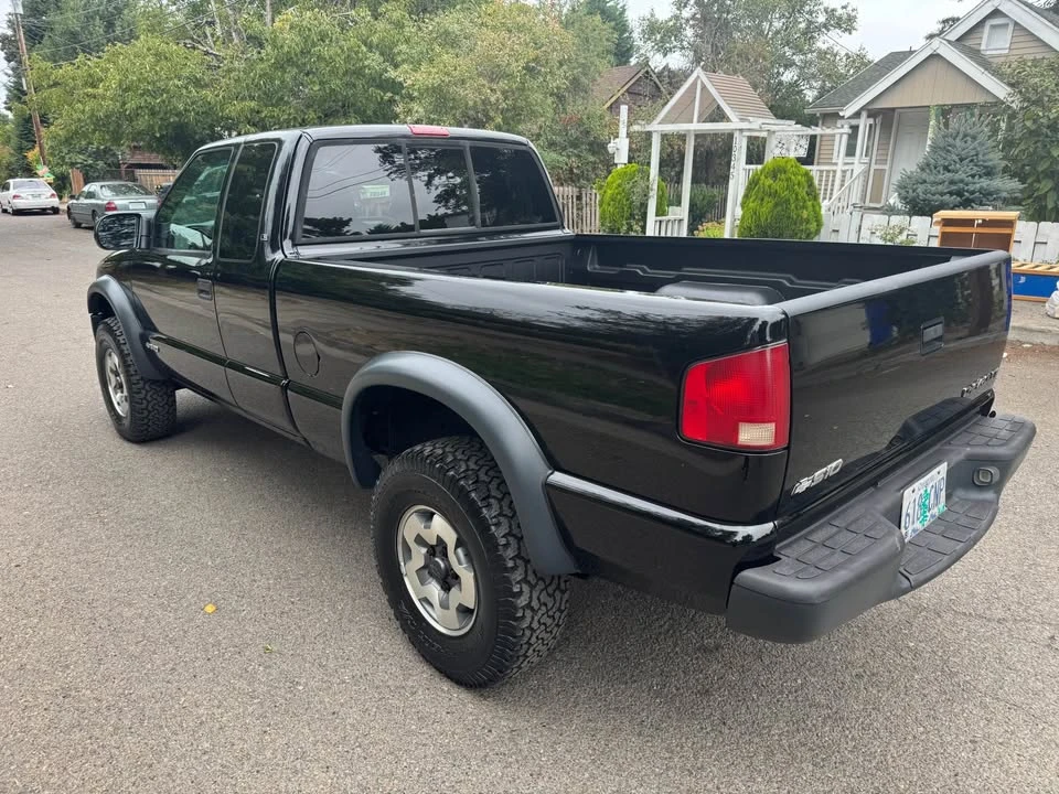 2000 Chevrolet S-10 - Image 8 of 17
