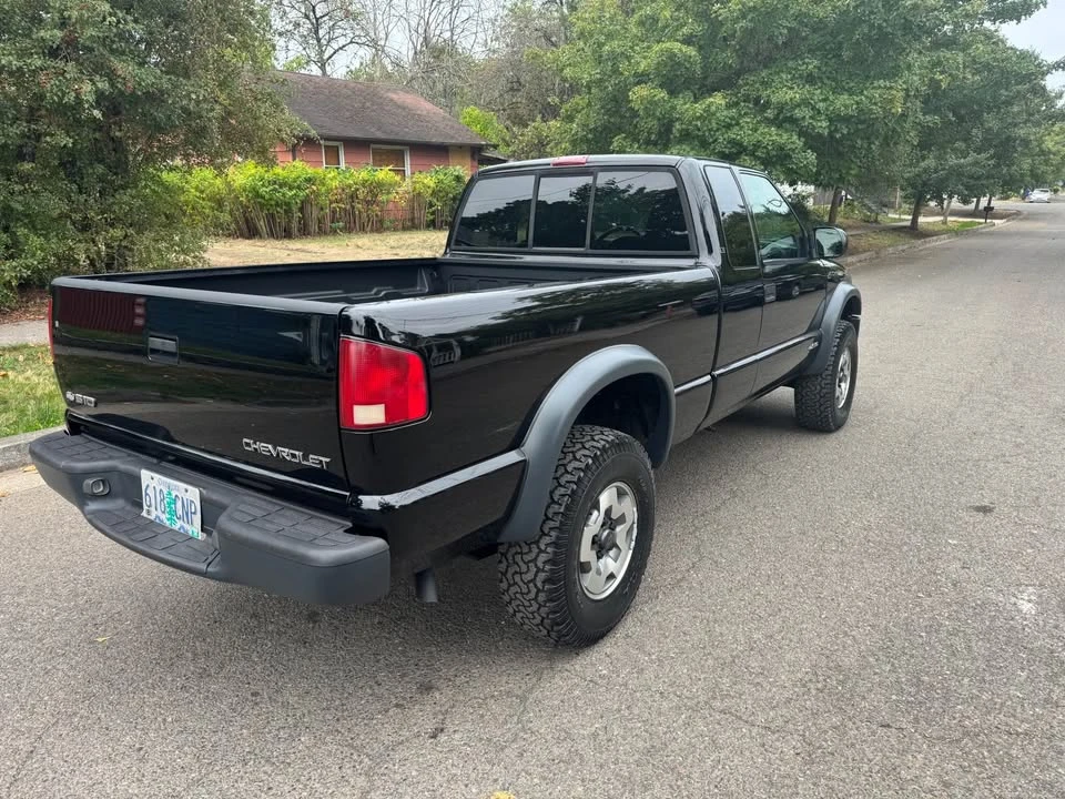 2000 Chevrolet S-10 - Image 5 of 17