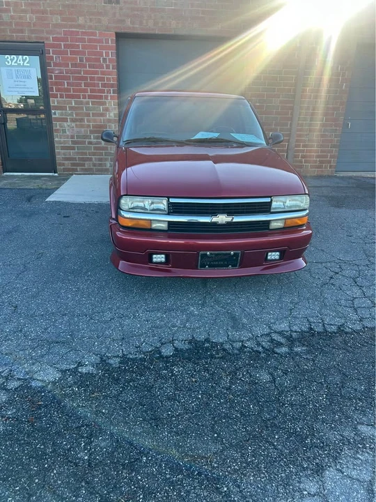 2000 Chevrolet S-10 Blazer 2nd Gen - Image 2 of 5