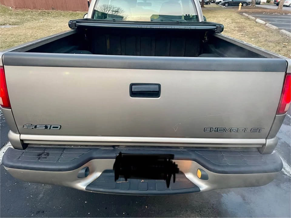 2000 Chevrolet S-10 - Image 10 of 11