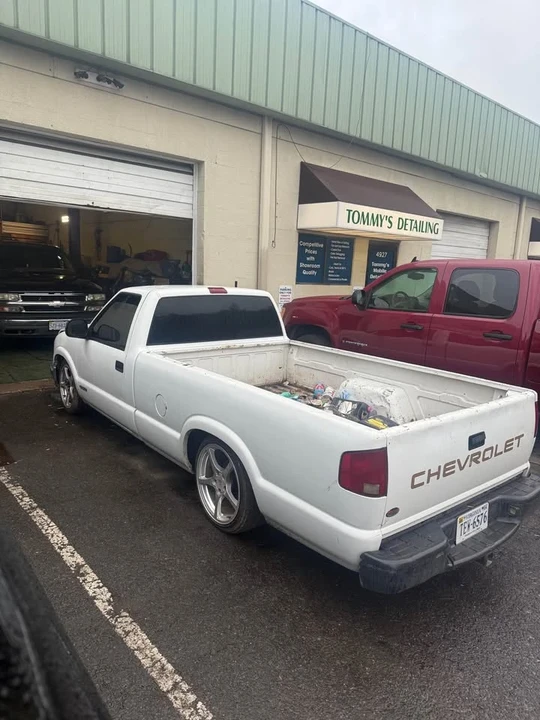 2000 Chevrolet S-10 - Image 2 of 4
