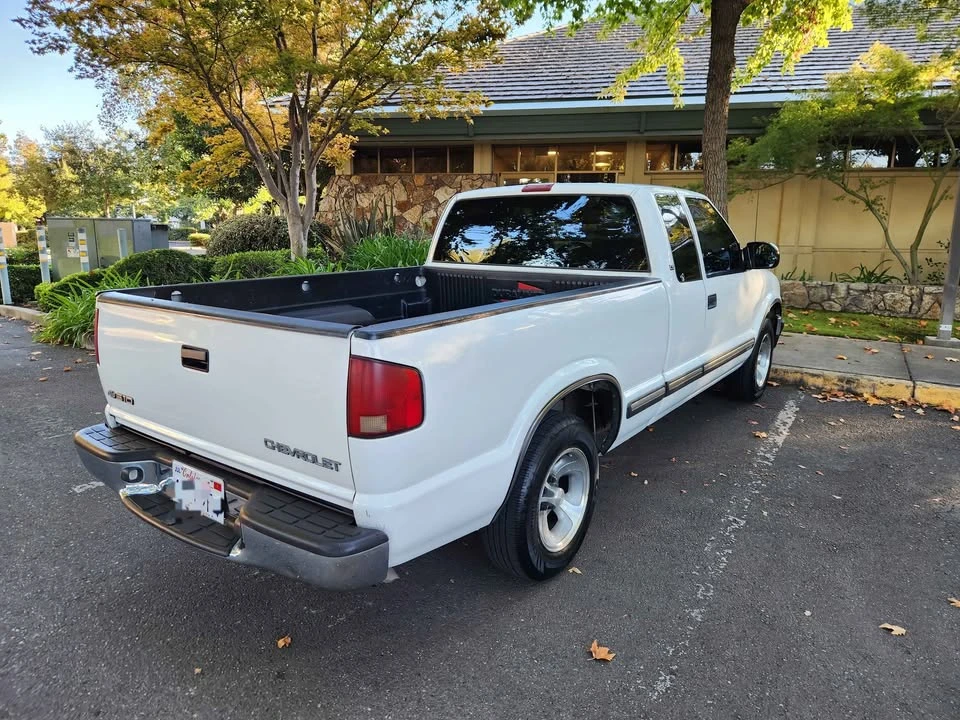 2000 Chevrolet S-10 - Image 4 of 14