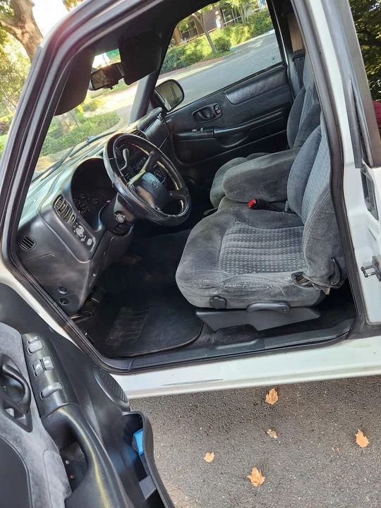 2000 Chevrolet S-10 - Image 6 of 14