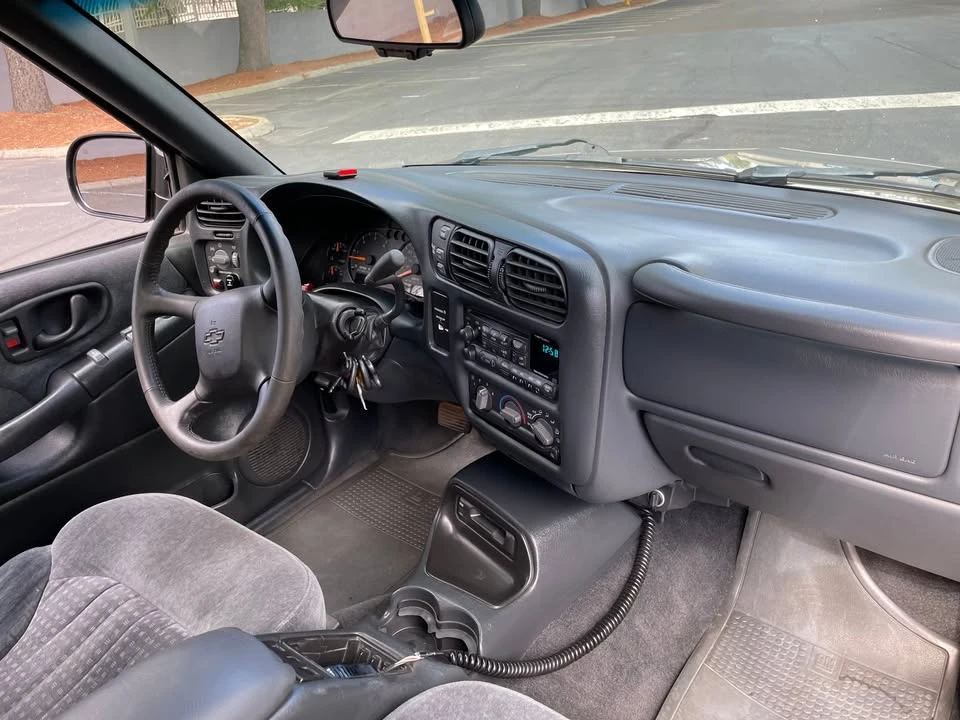 2000 Chevrolet S-10 Blazer 2nd Gen - Image 13 of 20