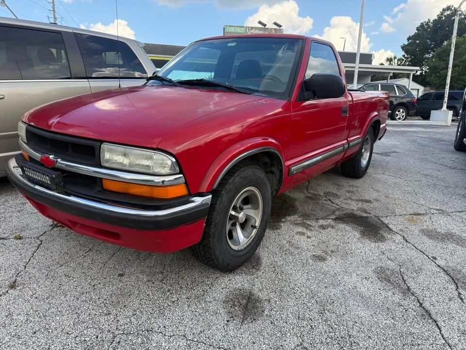 2000 Chevrolet S-10 - Image 10 of 14