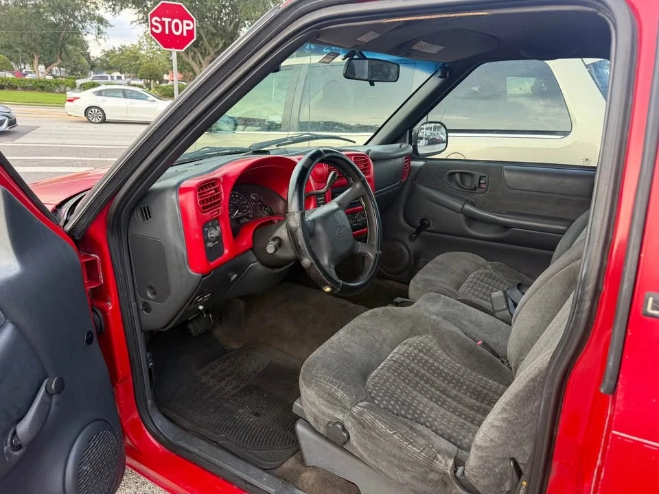 2000 Chevrolet S-10 - Image 11 of 14