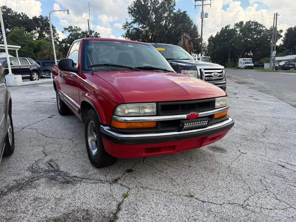 2000 Chevrolet S-10 - Image 9 of 14