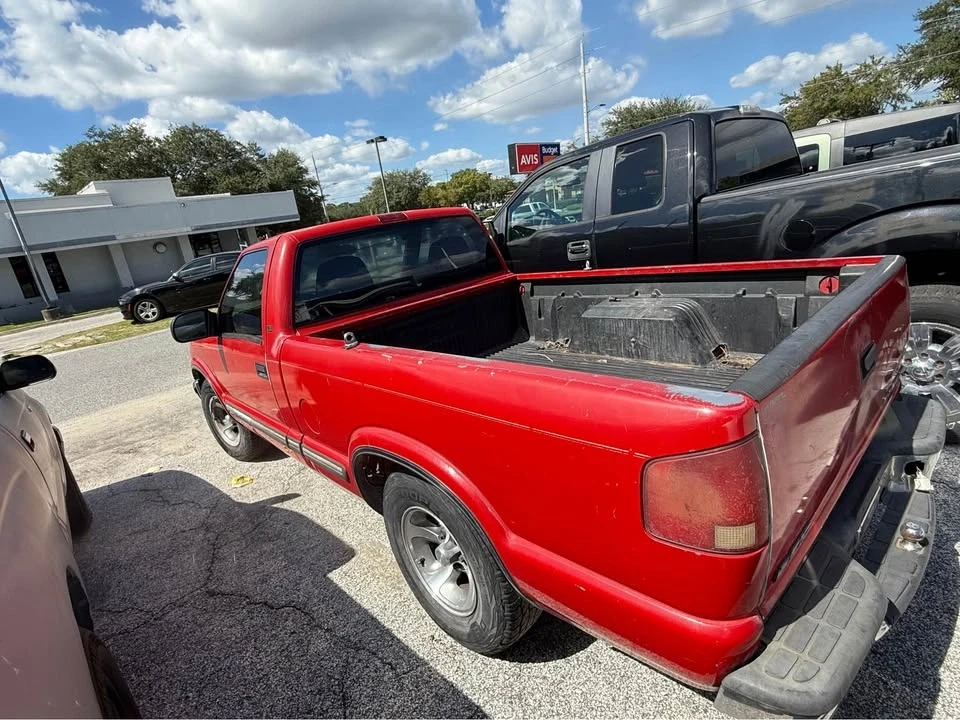 2000 Chevrolet S-10 - Image 3 of 14