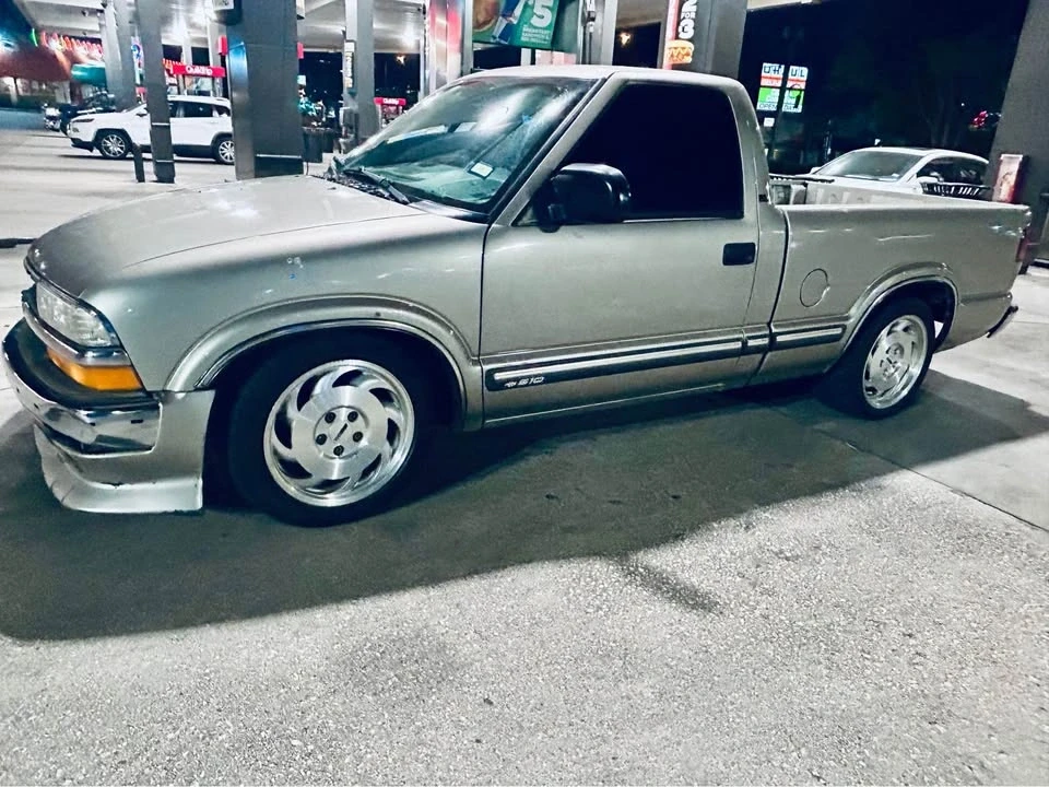 2000 Chevrolet S-10 - Image 3 of 7