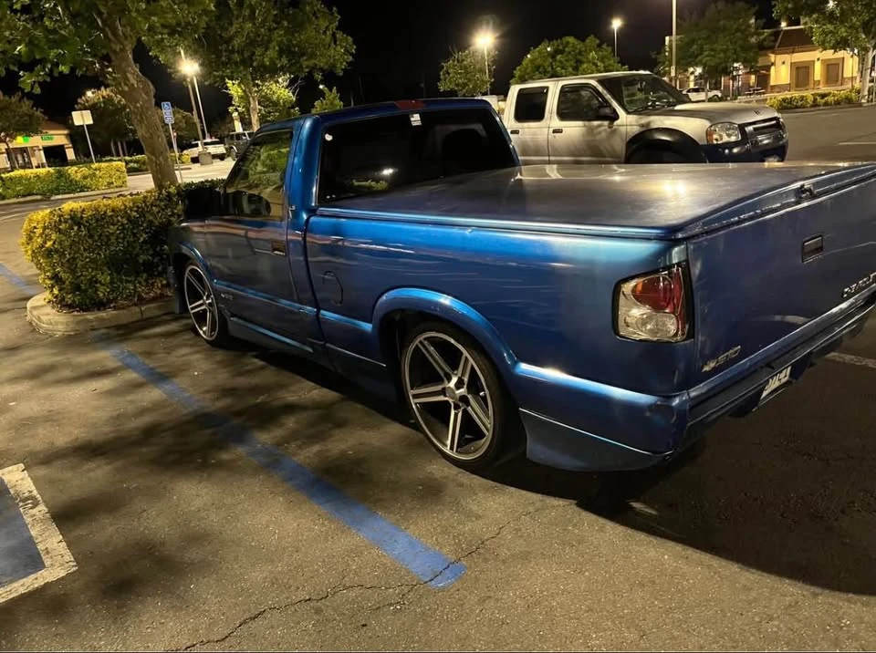 2000 Chevrolet S-10 - Image 3 of 4