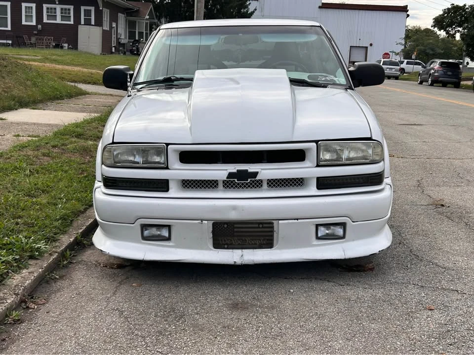 2000 Chevrolet S-10 - Image 3 of 13