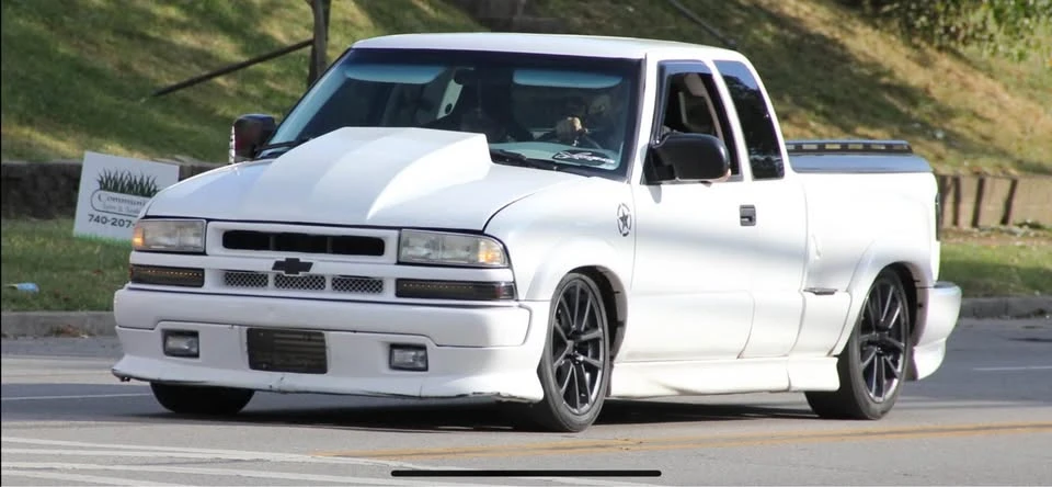 2000 Chevrolet S-10 - Image 5 of 13