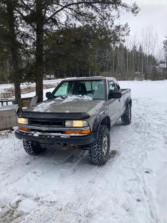 2000 Chevrolet S-10 Blazer 2nd Gen - Image 3 of 4