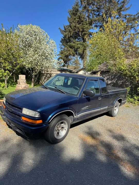 2000 Chevrolet S-10 - Image 3 of 3