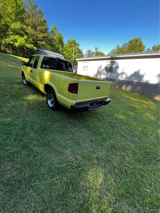 2000 Chevrolet S-10 - Image 3 of 4