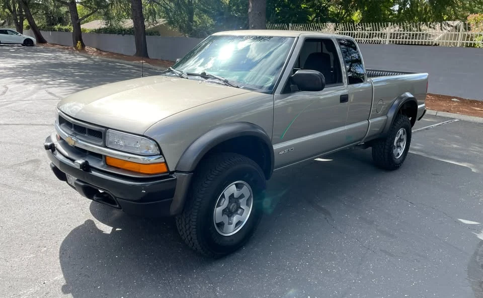 2000 Chevrolet S-10 Blazer 2nd Gen - Image 3 of 20