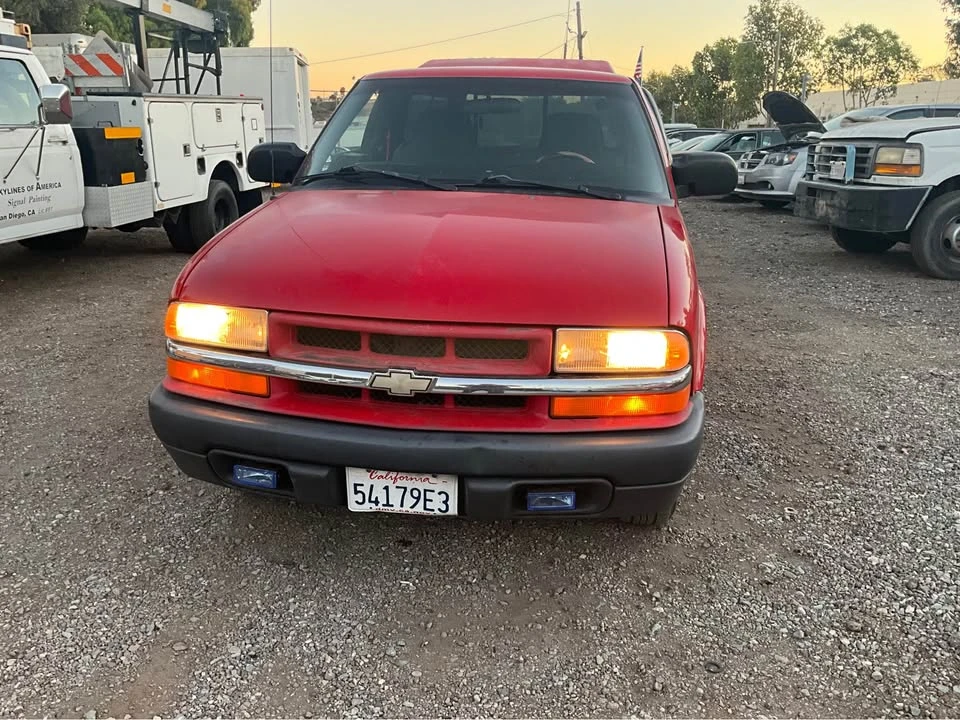 2000 Chevrolet S-10 - Image 3 of 20