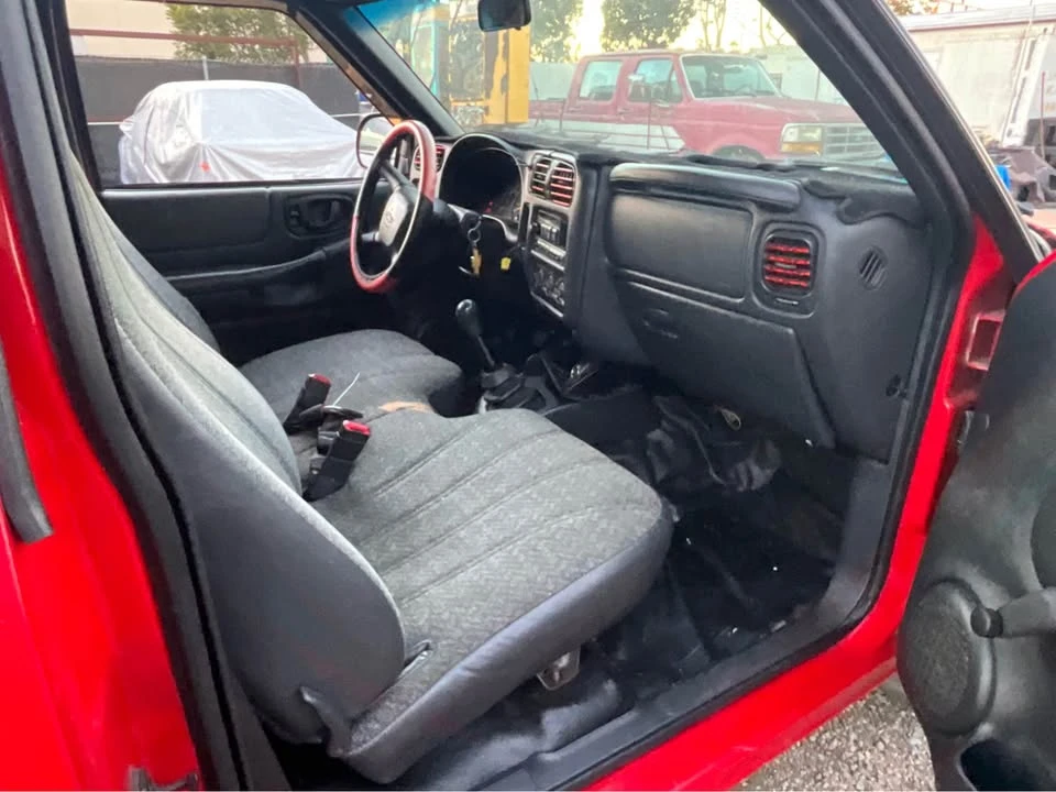 2000 Chevrolet S-10 - Image 12 of 20