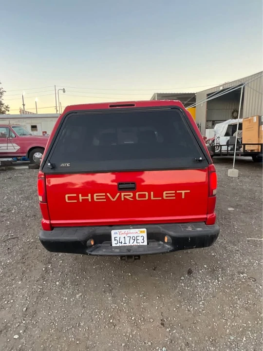 2000 Chevrolet S-10 - Image 8 of 20