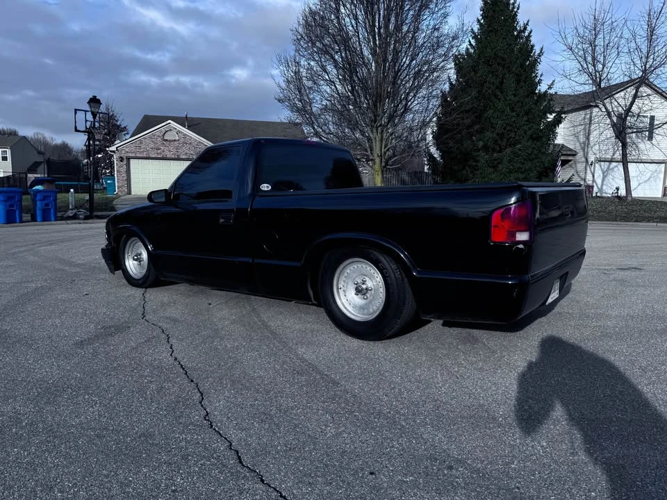 2000 Chevrolet S-10 - Image 2 of 11