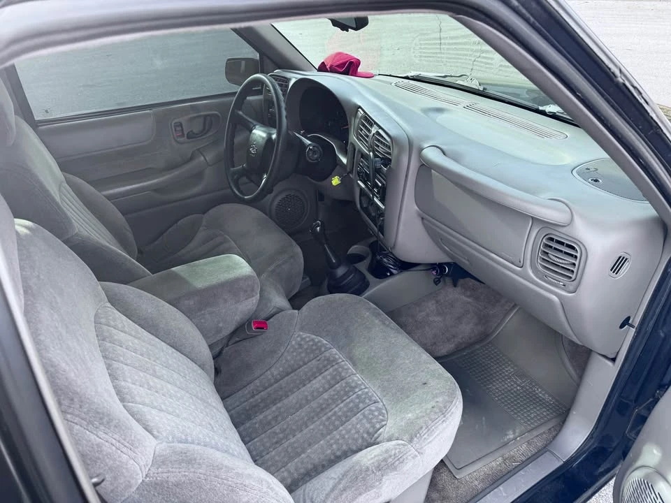 2000 Chevrolet S-10 - Image 9 of 11