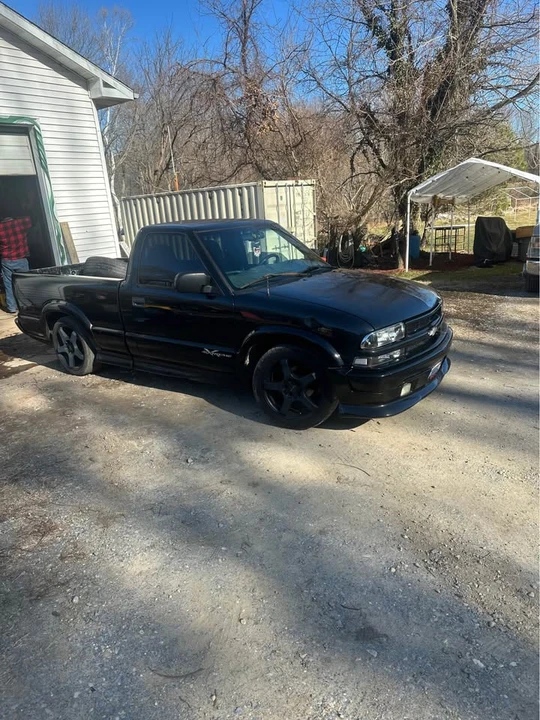 2000 Chevrolet S-10 - Image 2 of 7