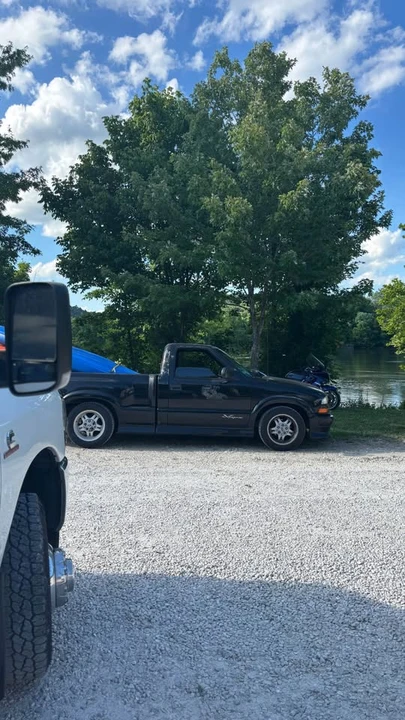 2000 Chevrolet S-10 - Image 5 of 10