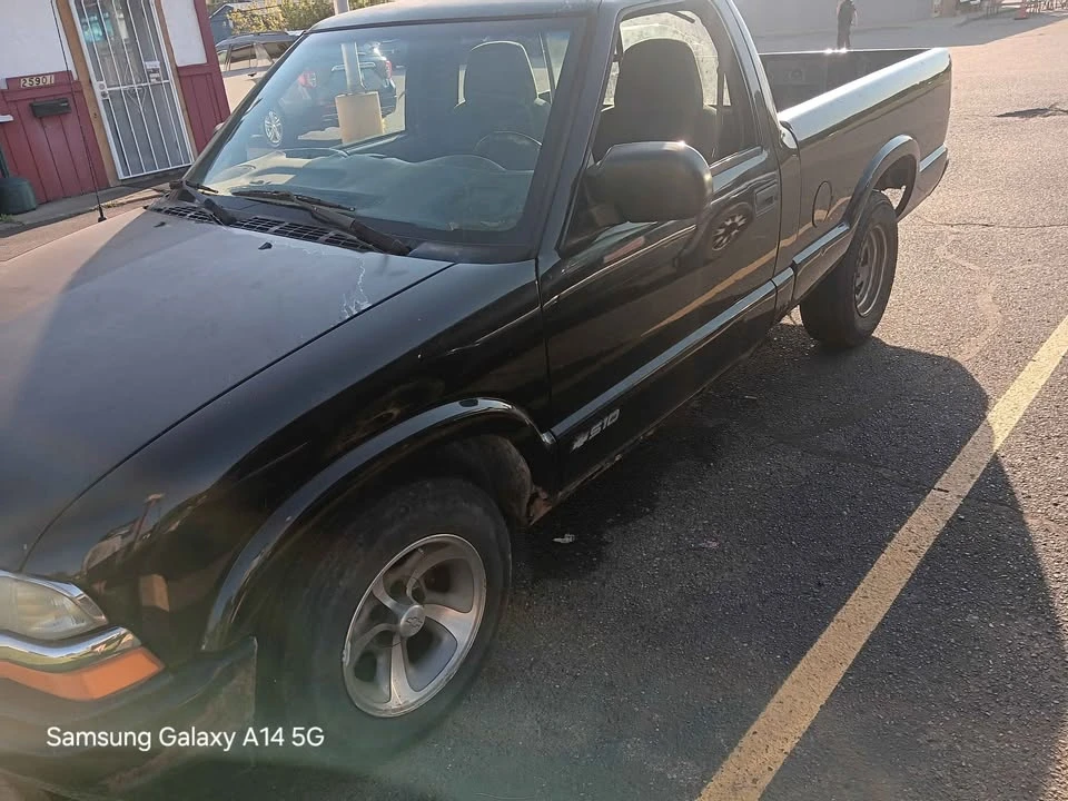 2000 Chevrolet S-10 - Image 2 of 6