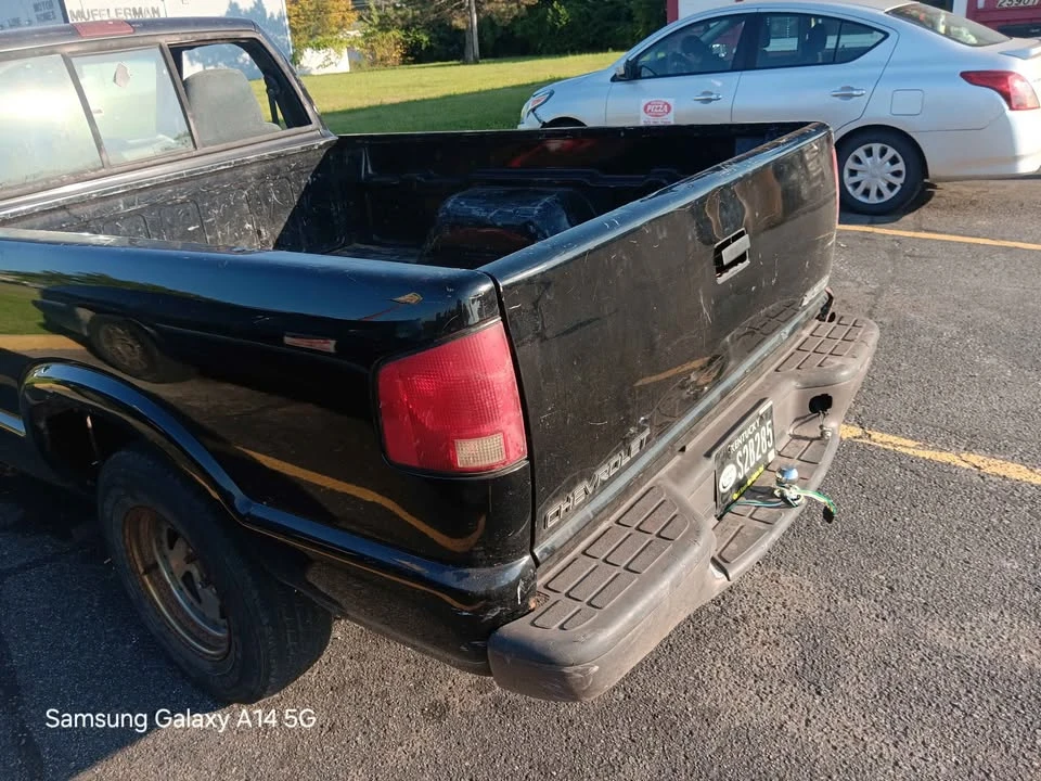 2000 Chevrolet S-10 - Image 4 of 6
