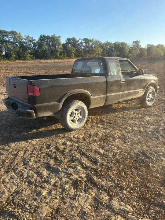 2000 Chevrolet S-10 - Image 7 of 10
