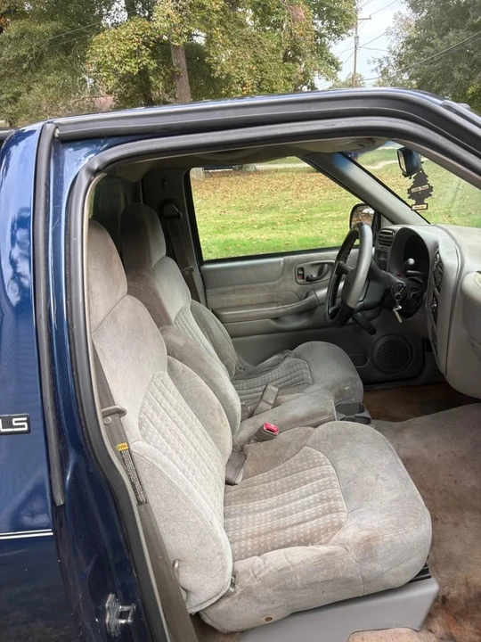 2000 Chevrolet S-10 - Image 5 of 7