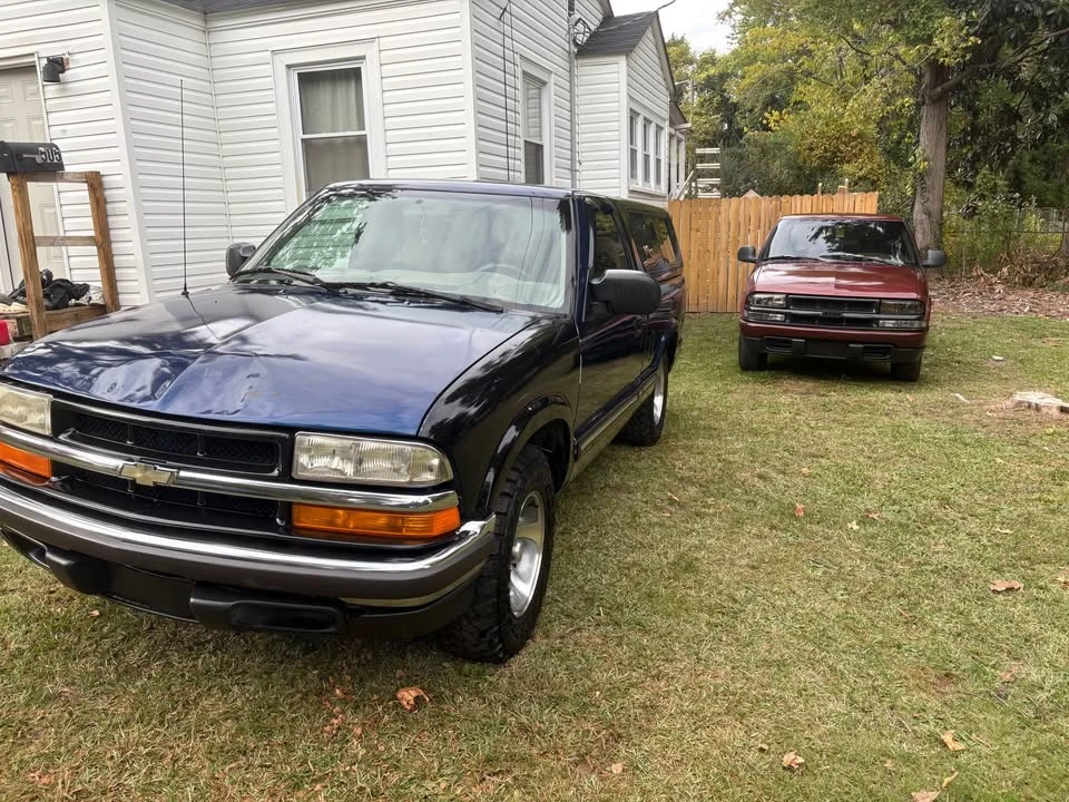 2000 Chevrolet S-10 - Image 3 of 7