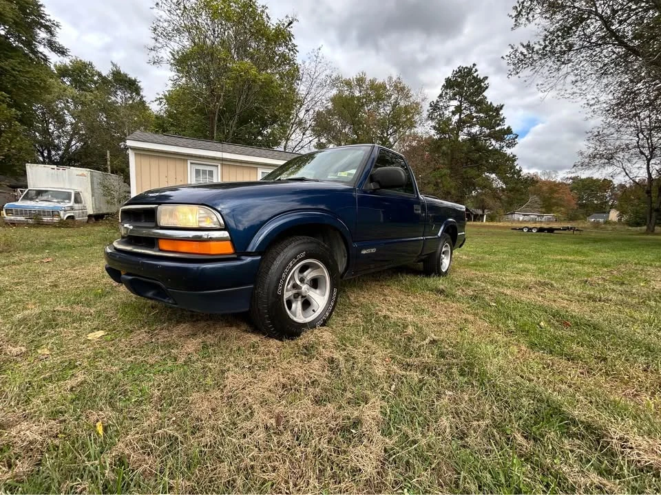 2000 Chevrolet S-10 - Image 2 of 9
