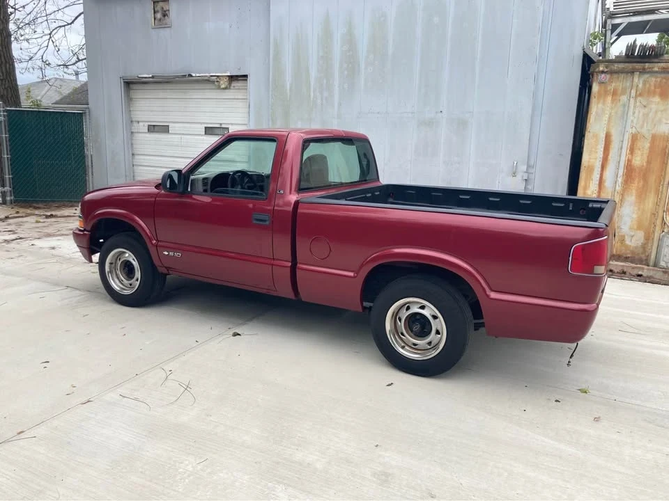 2000 Chevrolet S-10 - Image 2 of 4